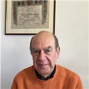 avvocato impartisce lezioni di diritto in presenza e/o on line